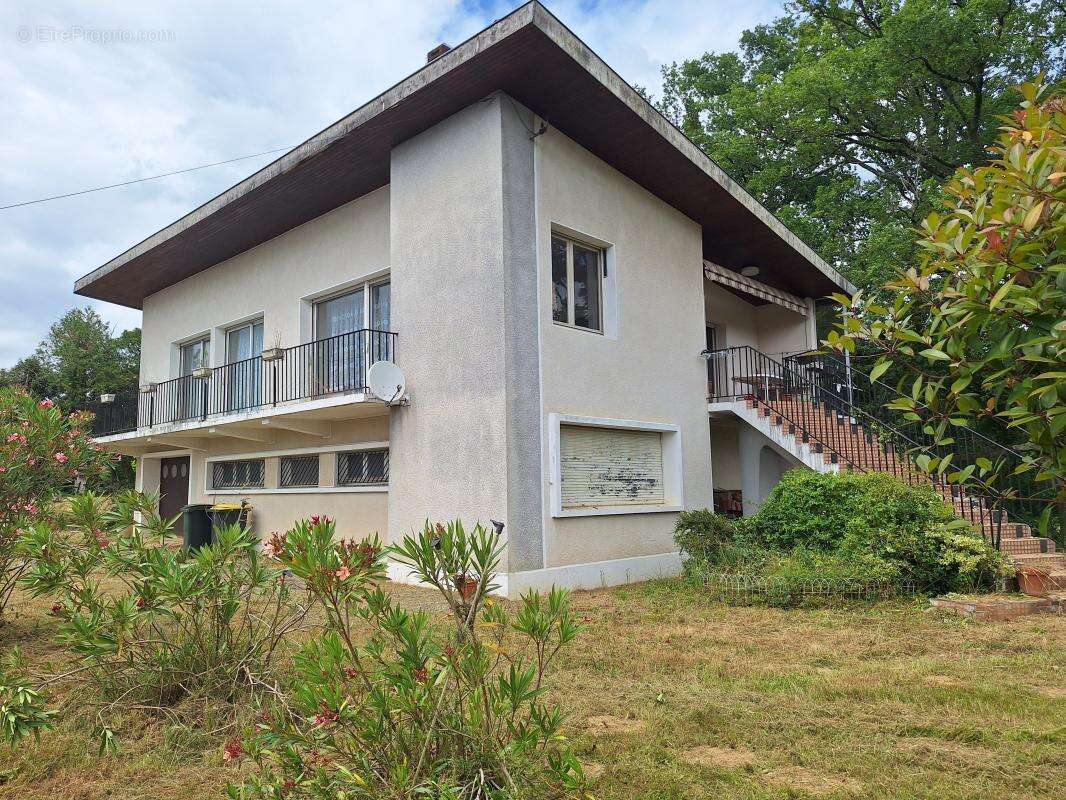 Maison à BUROS