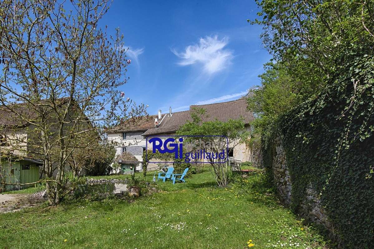 Maison à LA TOUR-DU-PIN
