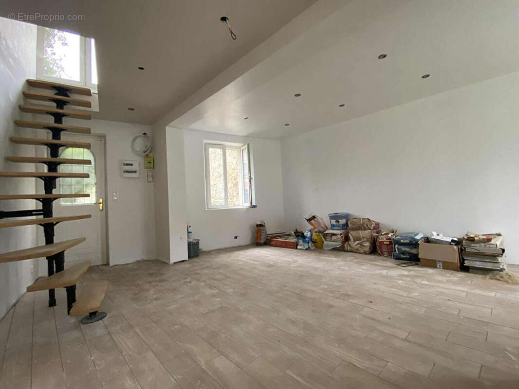 Maison à NEUILLY-SAINT-FRONT