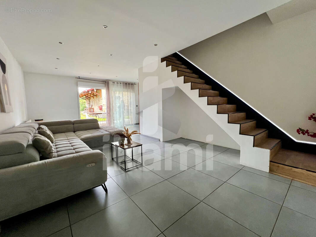 Maison à BOURGOIN-JALLIEU