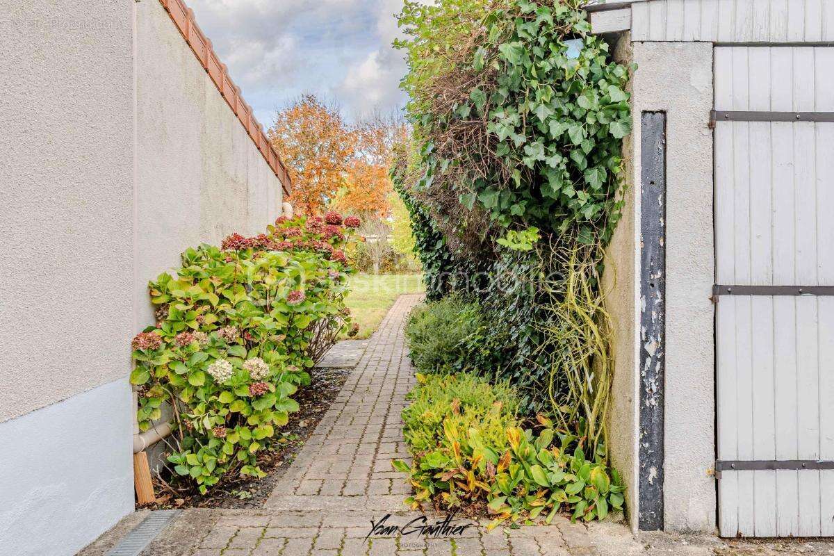 Maison à SAINT-GERMAIN-LES-ARPAJON