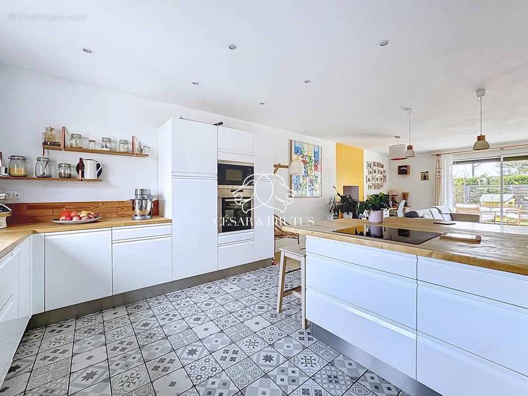 Cuisine - Maison à CHASSIEU