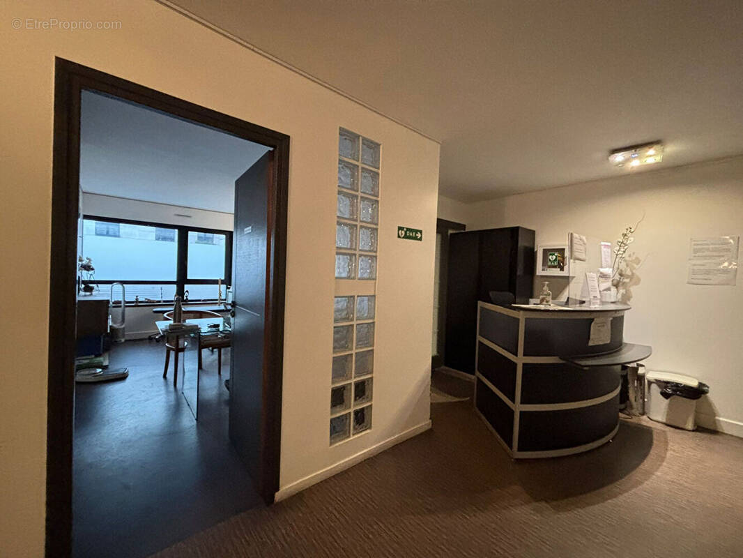 Commerce à ENGHIEN-LES-BAINS