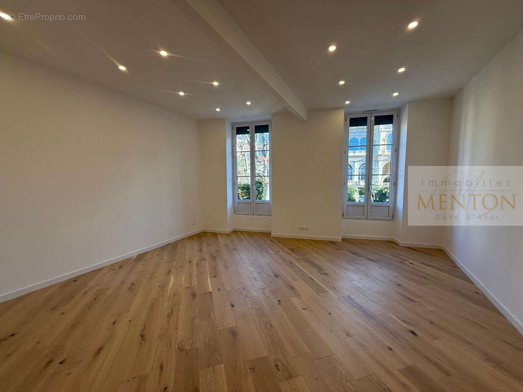 Appartement à MENTON