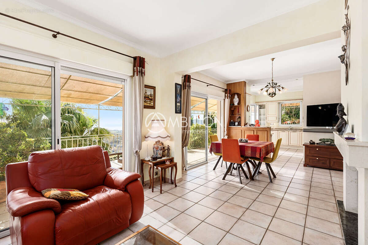 Maison à MANDELIEU-LA-NAPOULE