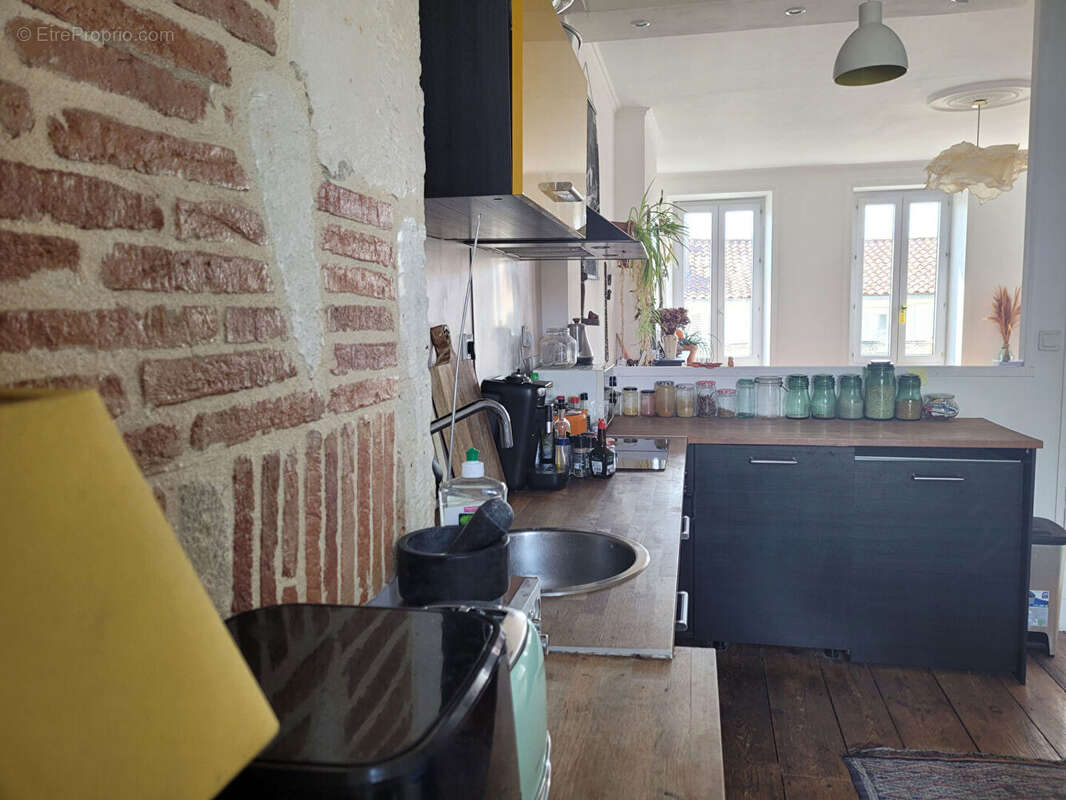 ROCHEFORT hyper centre - appartement lumineux de 76 m² de type 3 - cave privative - local à vélo - photo 6