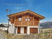 Chalet à l&#039;arrivée - Maison à CREST-VOLAND