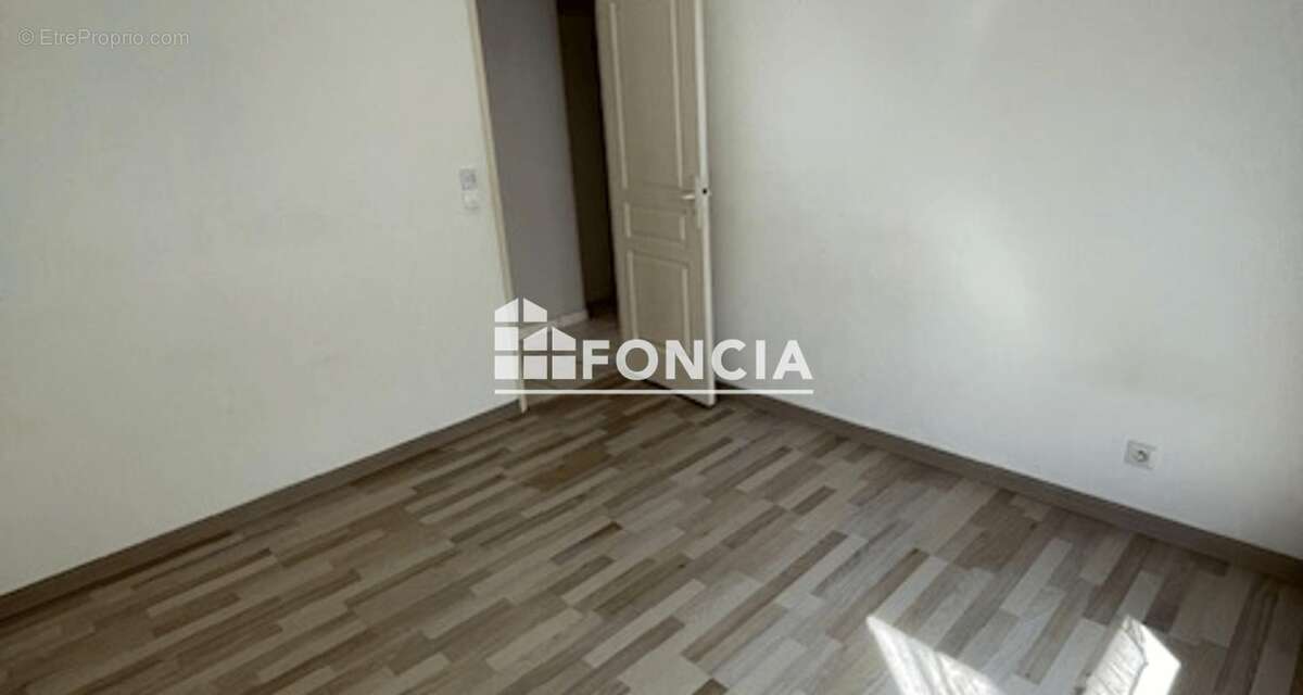 Appartement à LA FERTE-ALAIS