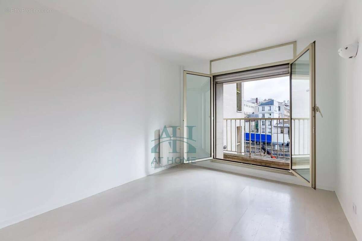 Appartement à PARIS-10E