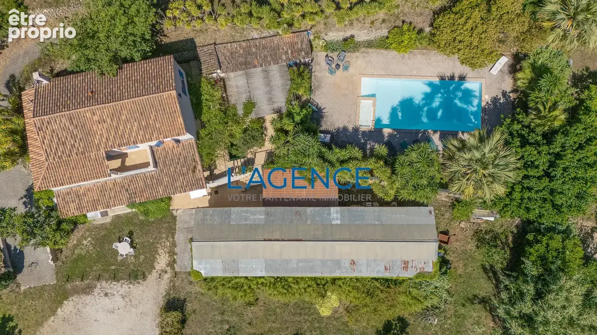 CARQUEIRANNE VILLA 233m2 - 8 Chambres  - Terrain 7023m avec piscine - photo 23