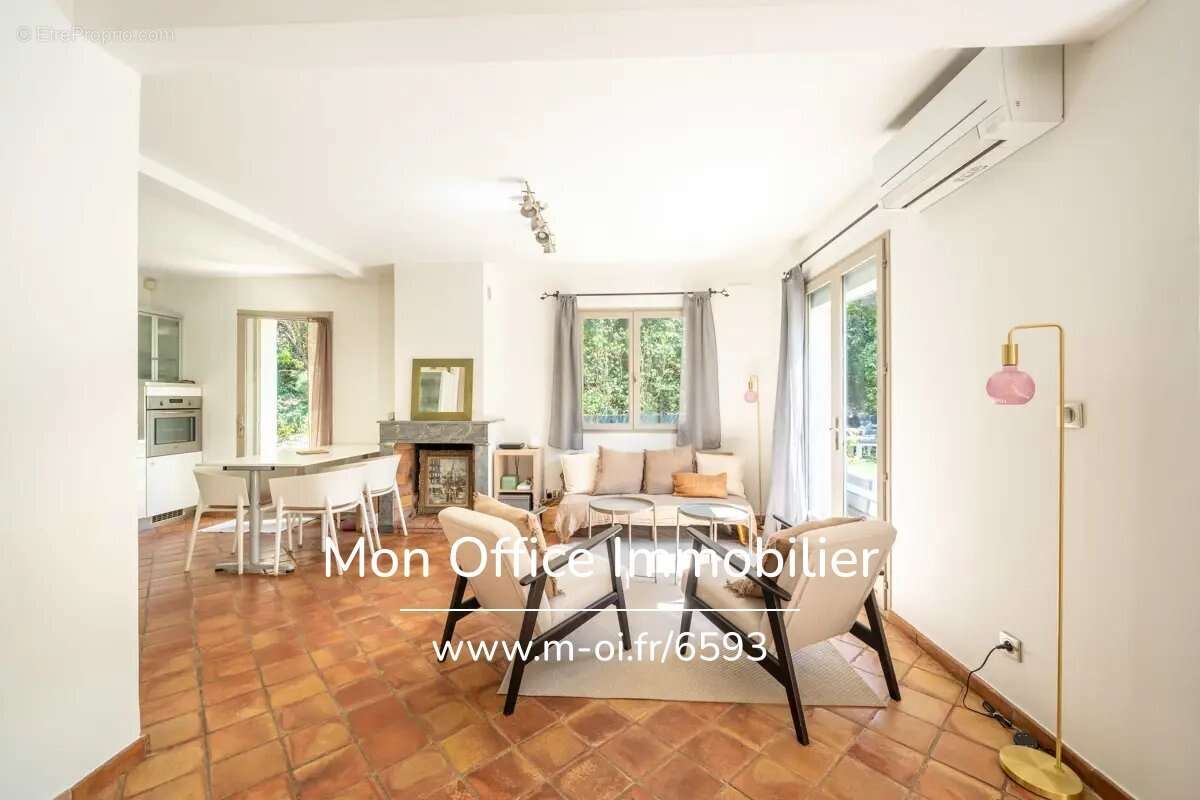 Maison à LE THOLONET