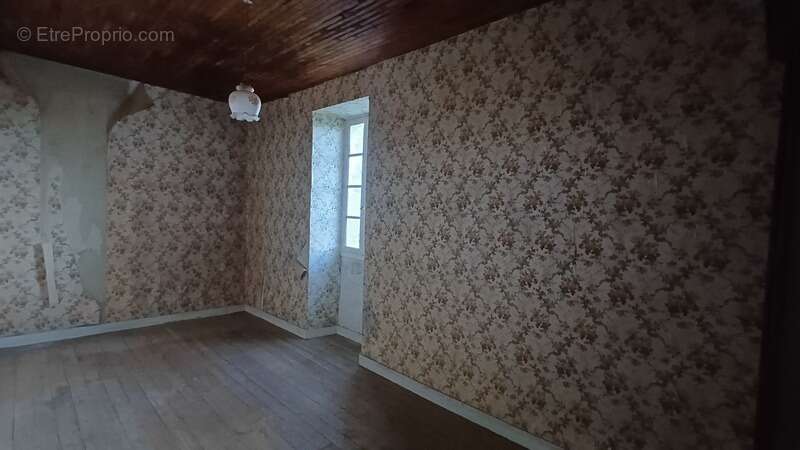 Maison à AJAT