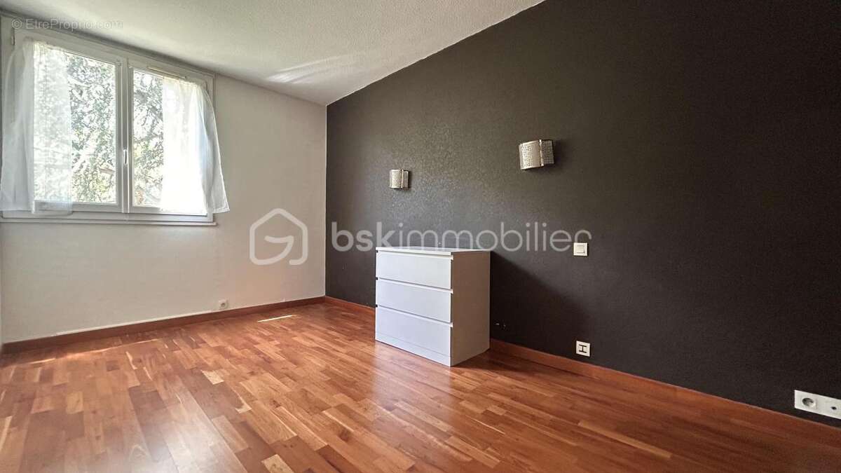 Appartement à LE PONT-DE-CLAIX