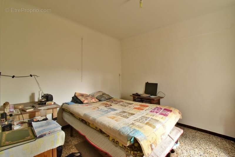 Immeuble de rapport à vendre - LA MOTTE DU CAIRE (04) - photo 17
