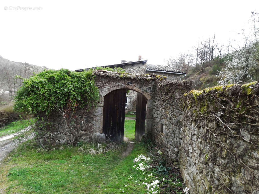 Maison à MALLEVAL