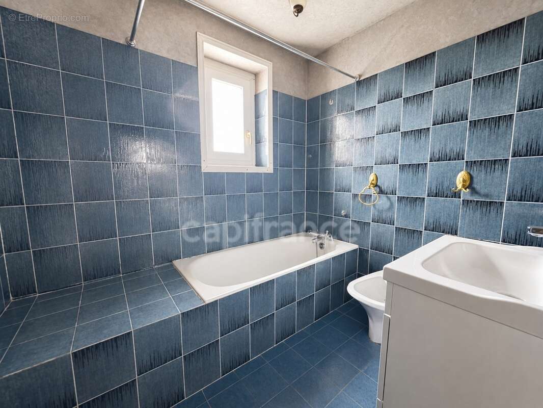 Maison à vendre à OUCHES 4 chambres 128m2 sur 1504m2 de terrain - dependance de 45m2 au sol - photo 8
