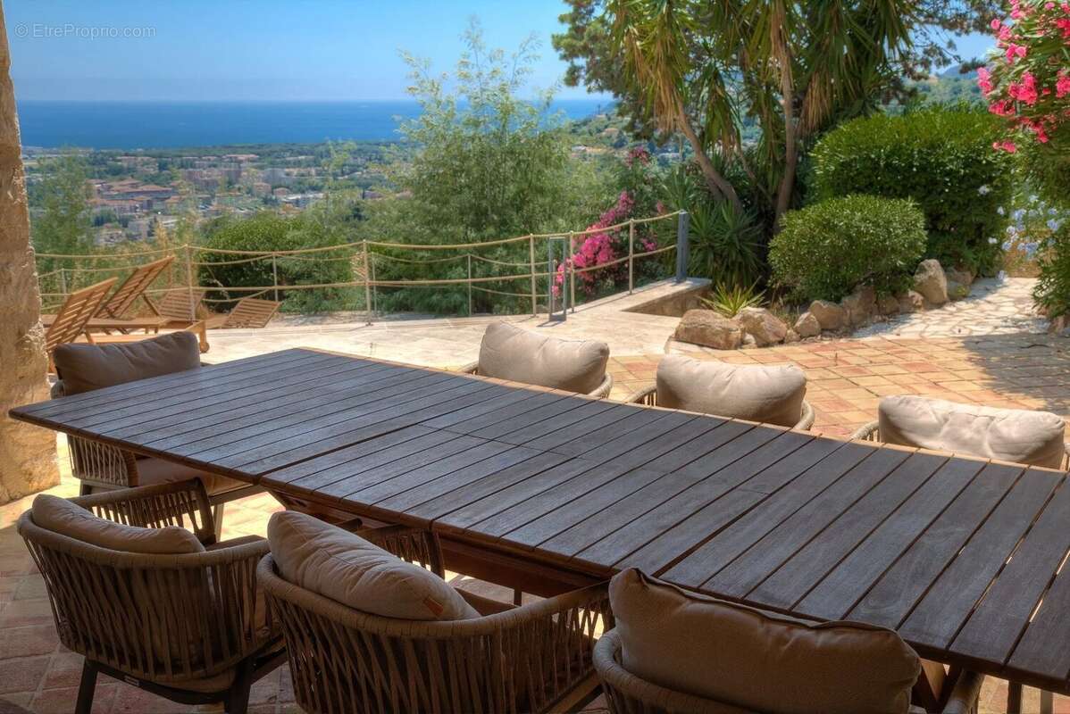 Maison à MANDELIEU-LA-NAPOULE