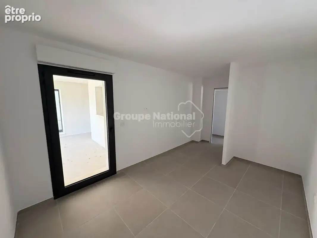 Appartement T4 de 90 m² en rez de jardin - photo 8
