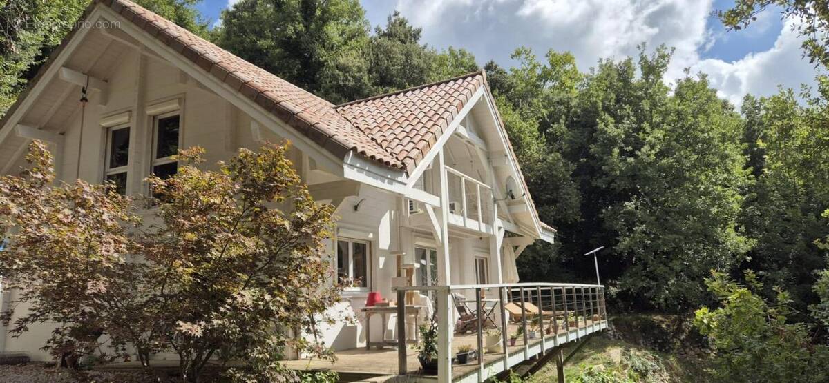 Maison à CASTILLON