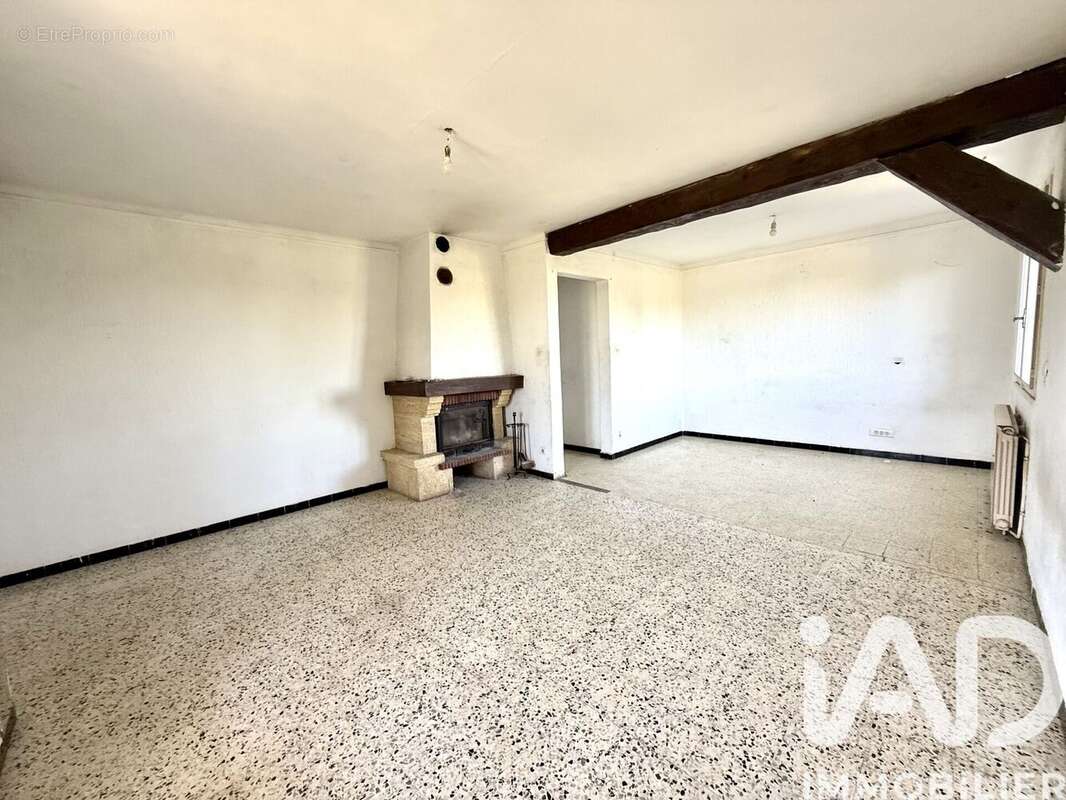 Photo 9 - Maison à LAUDUN-L'ARDOISE