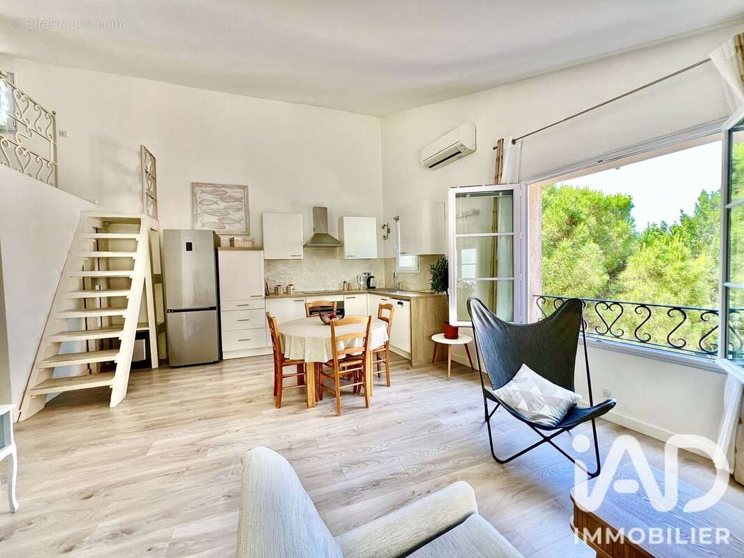 Photo 2 - Appartement à FREJUS