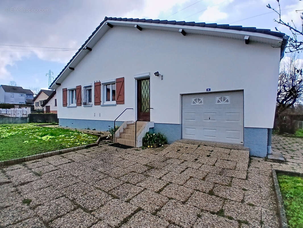 Maison à GRAND-CHARMONT