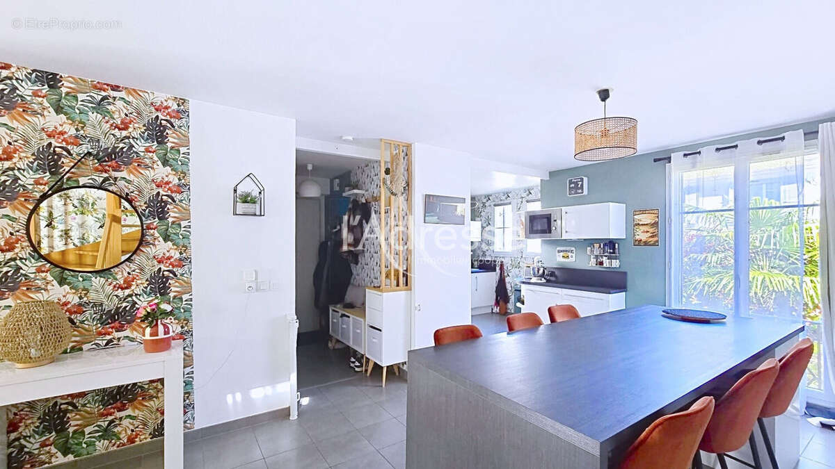 Maison à MAGNY-LE-HONGRE