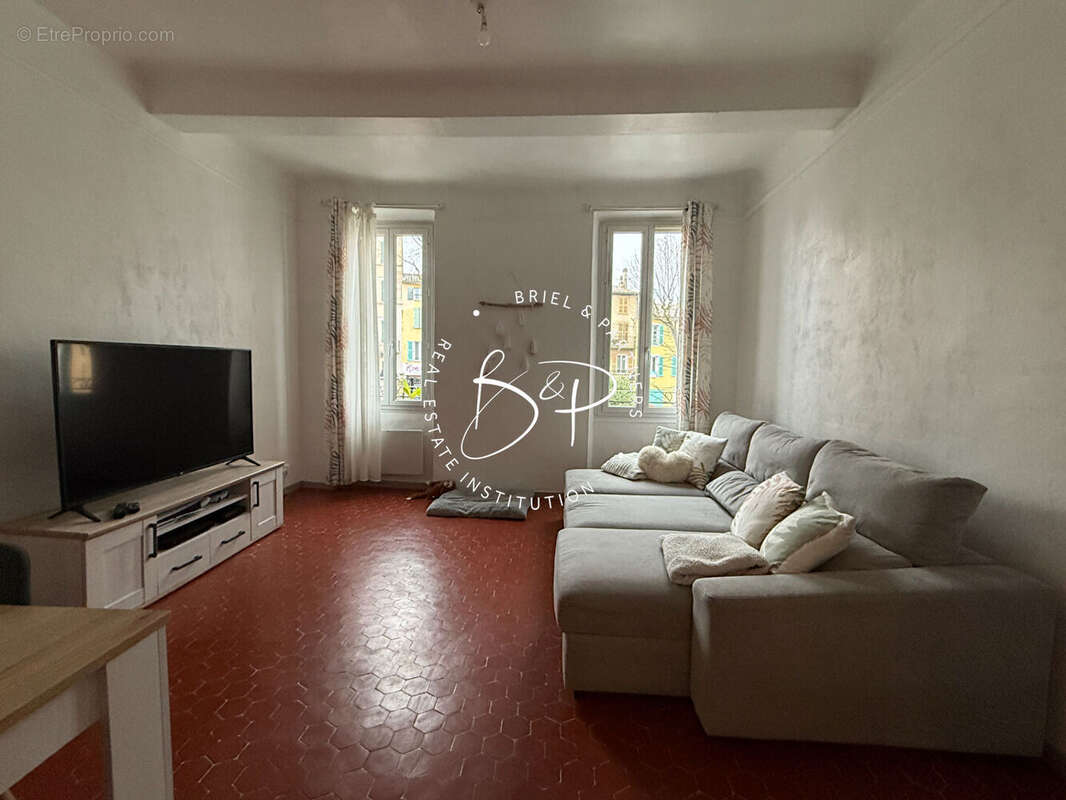 Appartement à LORGUES