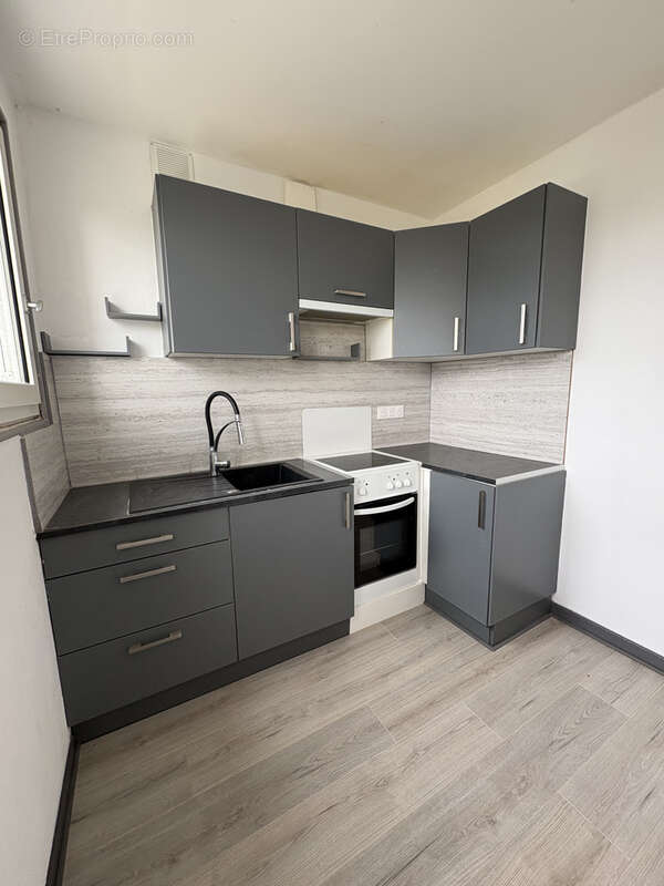 Appartement T3 rénové avec garage et cave   Résidence sécurisée à Vierzon - photo 2