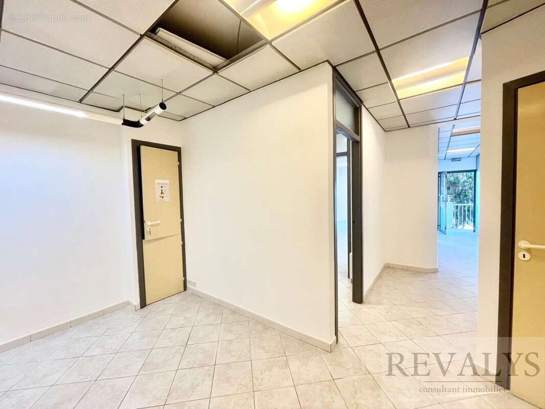 Alpes maritimes (06) - antibes proche centre ville - a vendre local commercial /bureaux - photo 10