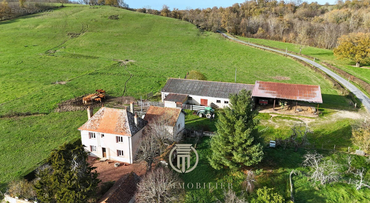 Maison à BOURG-LE-COMTE