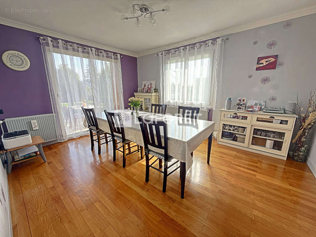 Maison à MONTREVEL-EN-BRESSE