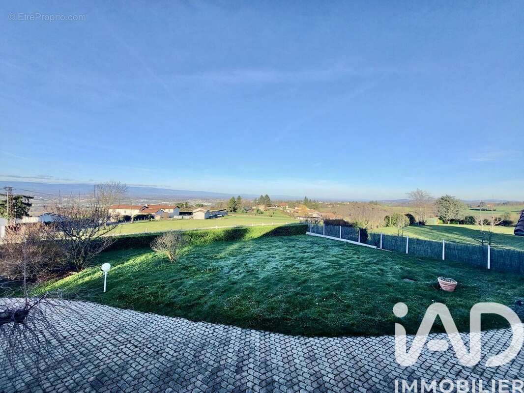 Photo 6 - Maison à SAINT-BONNET-LES-OULES