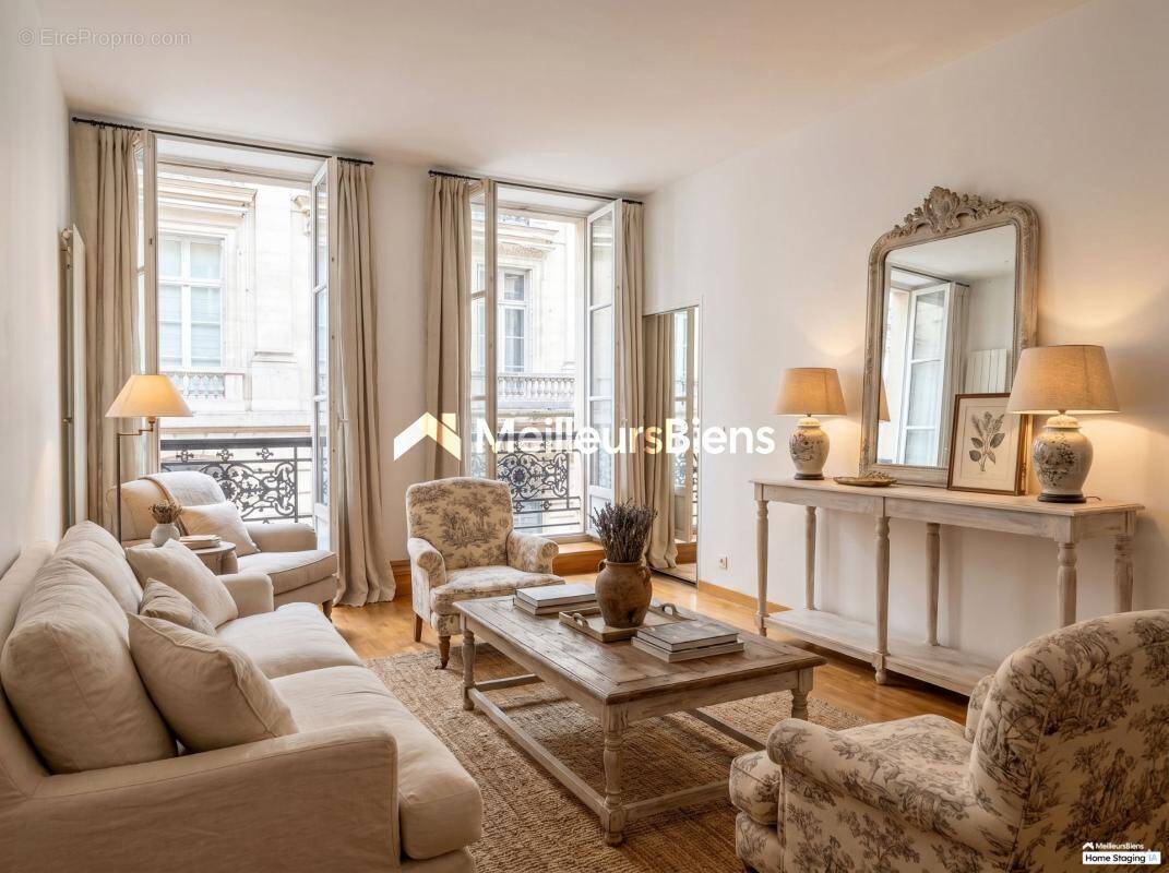 Appartement à PARIS-8E