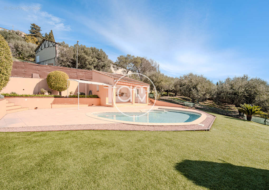 Maison à PIERREFEU-DU-VAR