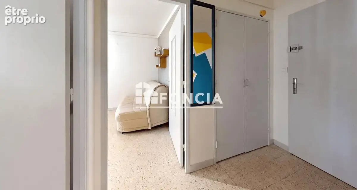 T2 rénové et meublé à 50 m de la plage – Résidence sécurisée - photo 5