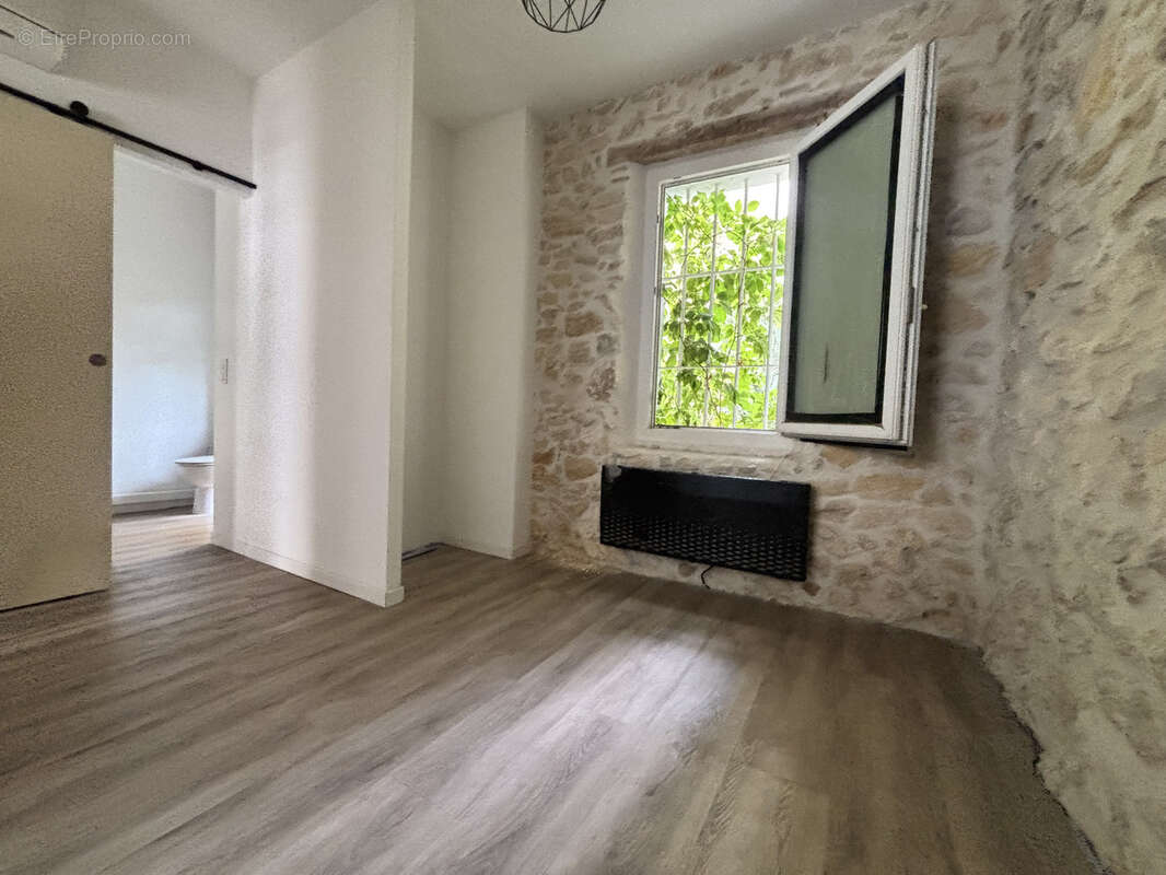 Appartement à MARSEILLE-5E