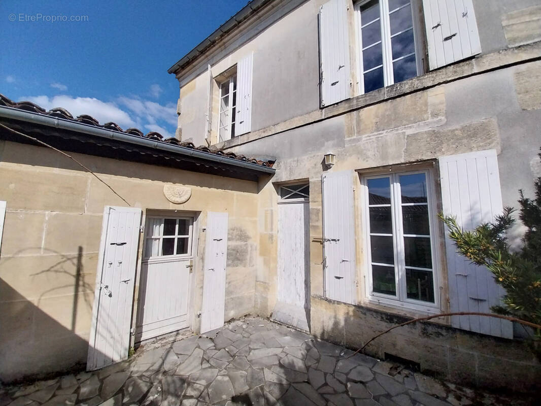 Maison à COGNAC