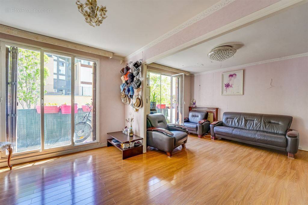 Appartement à PARIS-20E