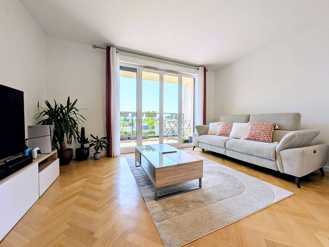 Appartement à SARTROUVILLE