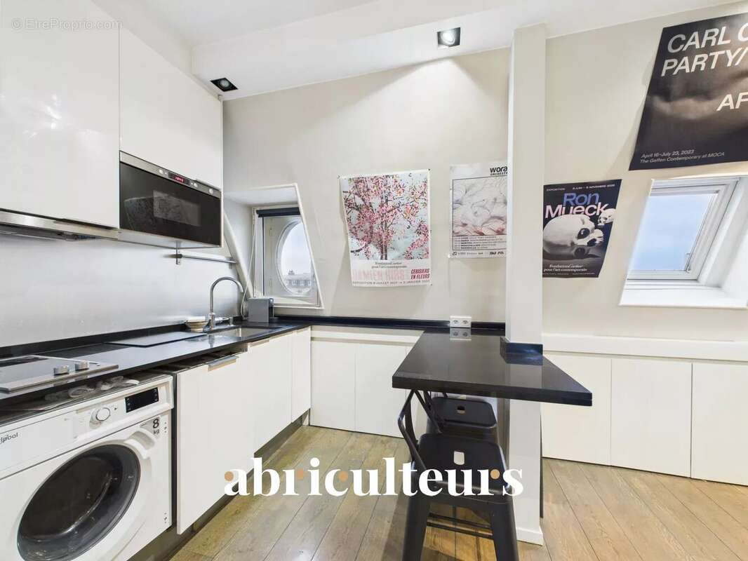 Appartement à PARIS-16E