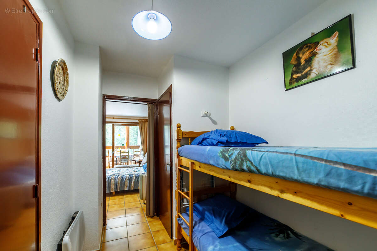 Studio idéalement situé à deux pas des thermes de la Preste les Bains.  Il se compose d'une entrée avec lit su - photo 9