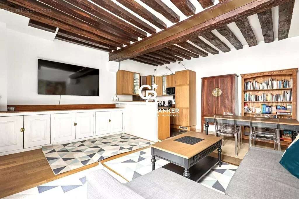 Appartement à PARIS-4E