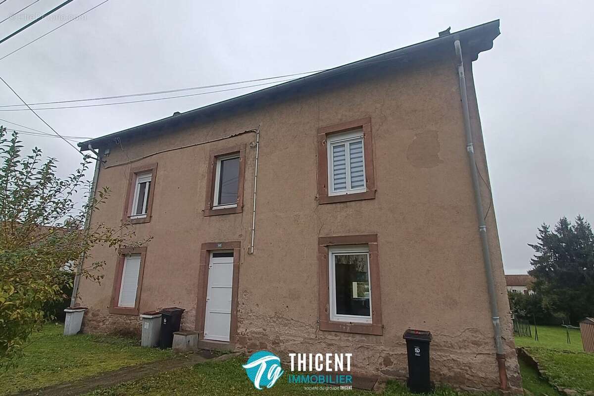 Appartement 85 m² à Etival-Clairefontaine  - photo 9