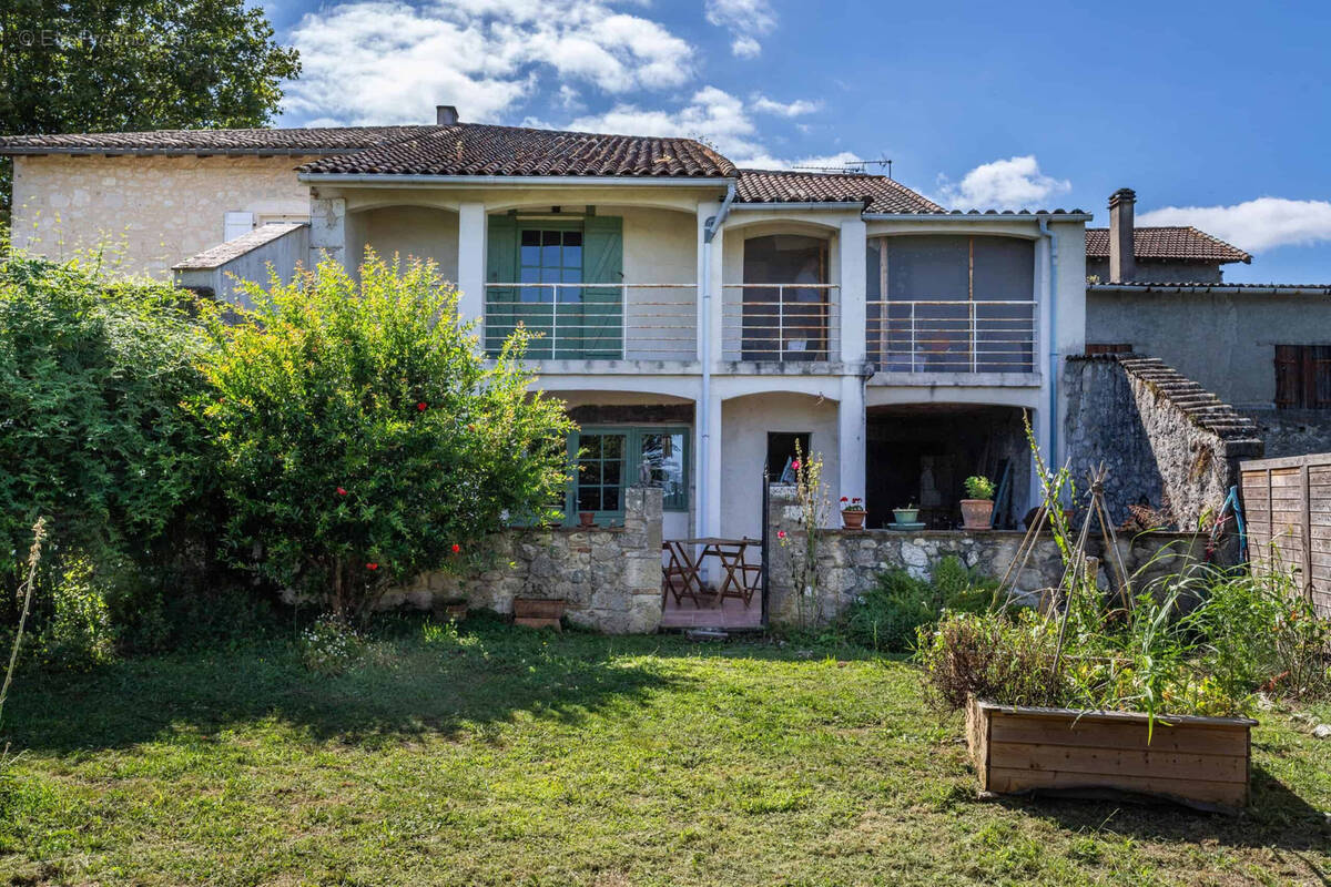 Maison à CASTELSAGRAT