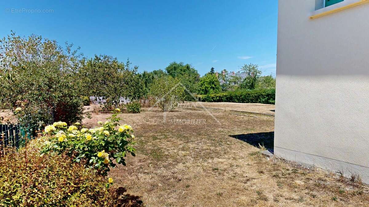Pavillon de plain-pied sur sous-sol avec 1 300 m² de terrain à Bourbon-l'Archambault - photo 17
