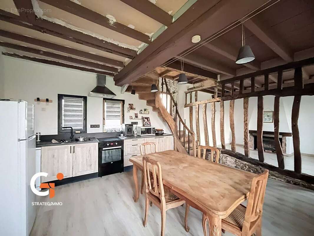 Maison à ALLOUVILLE-BELLEFOSSE