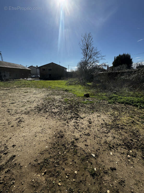 Terrain à SATOLAS-ET-BONCE