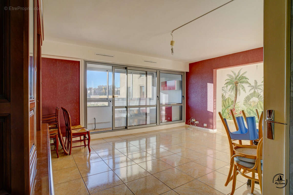 Appartement à SAINT-ETIENNE