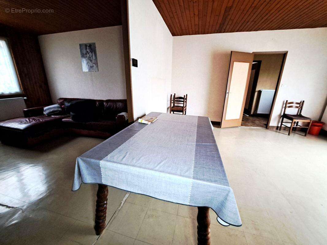 Maison à MONTIGNAC-CHARENTE